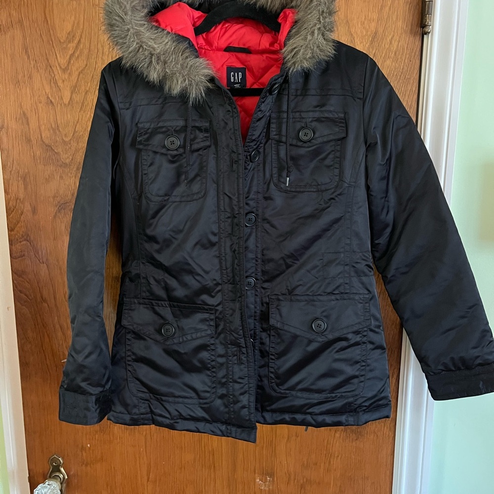 GAP Women’s cold fall day/rainy day jacket